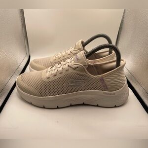 Skechers Go Walk Slip Ins Women's tan Walking Shoes size 6.5